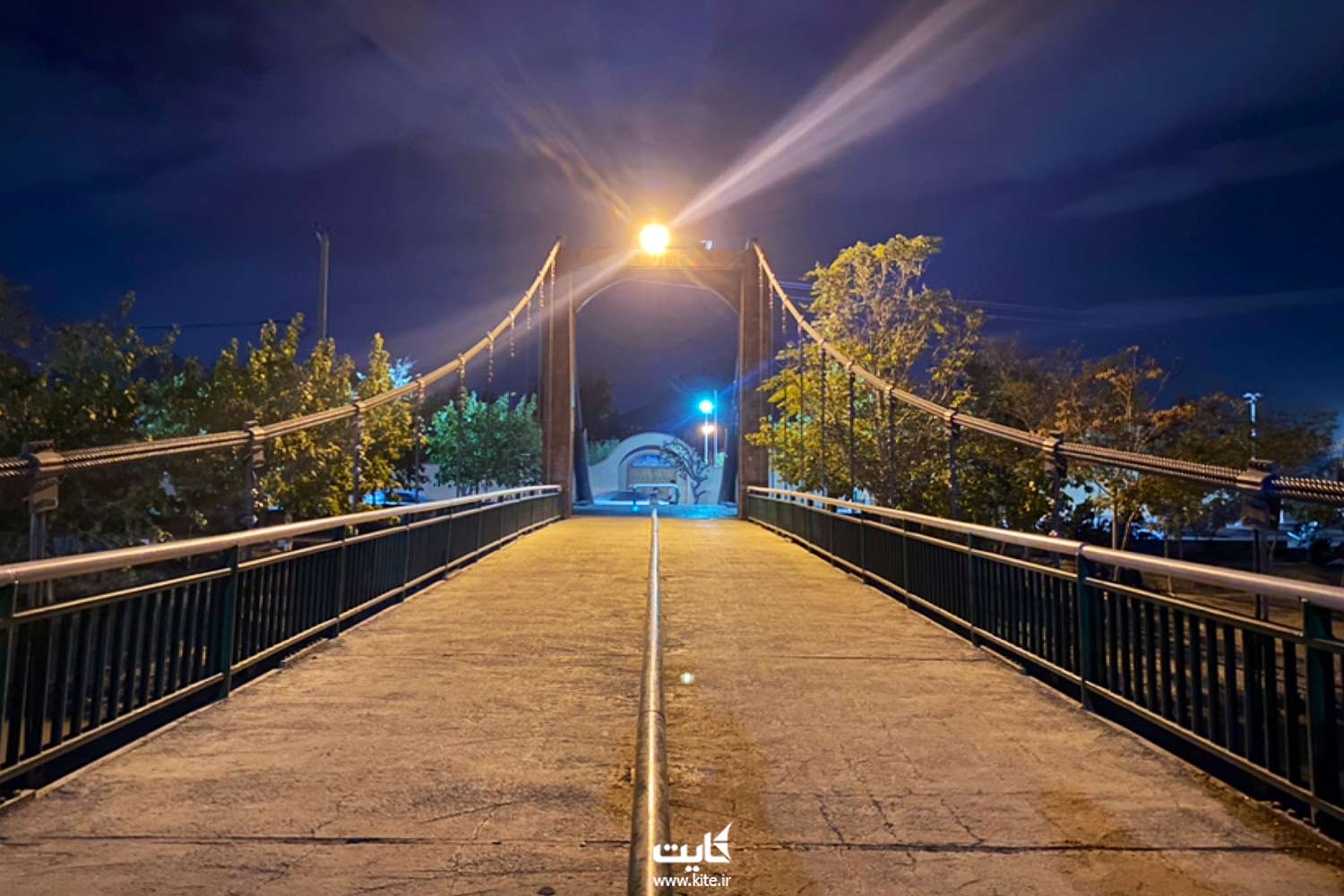 یک پل در شب