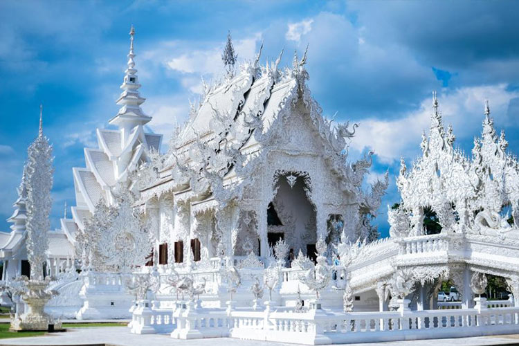 معبد-سفید-در-چانگ-رای-تایلند
