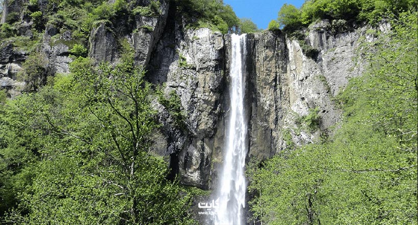 آبشار لاتون یکی از مرتغع‌ترین آبشار‌های ایران
