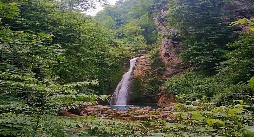 آبشار دودوزن گیلان | راهنمای بازدید از آبشار دیدنی دودوزن در استان گیلان به همراه آدرس و تصاویر